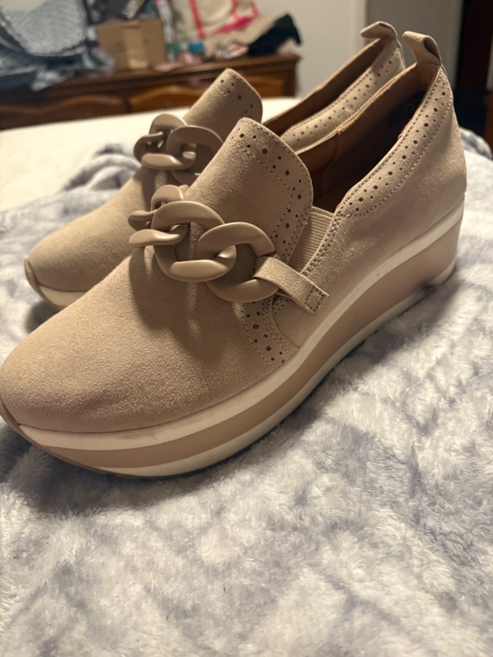 Beige Chain-Accent Wedge Sneakers - Women